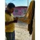 Artisan qui fabrique au Nicaragua un hamac jaune 5